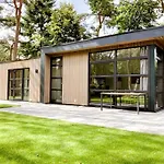 Semesterbostad Delightful Luxury 2-bedroom In Nature Otterlo