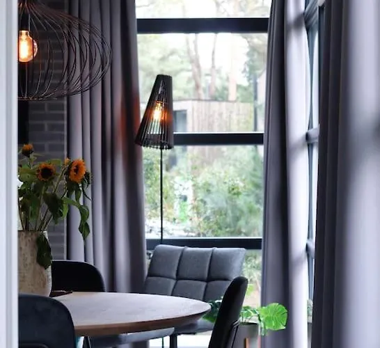 Delightful Luxury 2-bedroom In Nature Semesterbostad *