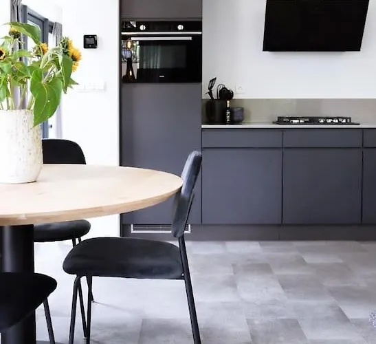 Semesterbostad Delightful Luxury 2-bedroom In Nature