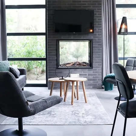 Casa de Férias Delightful Luxury 2-bedroom In Nature