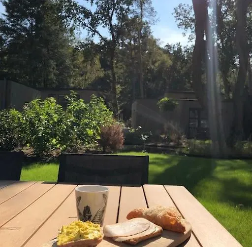 Vakantiehuis Delightful Luxury 2-bedroom In Nature *